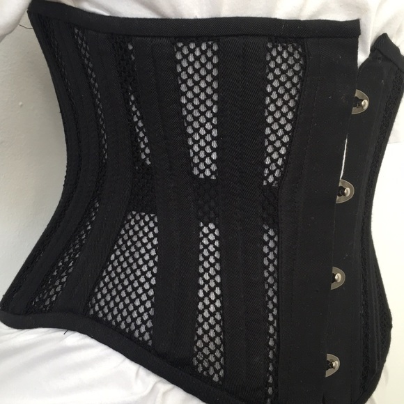 Camellias heavy duty corset - Picture 2 of 8